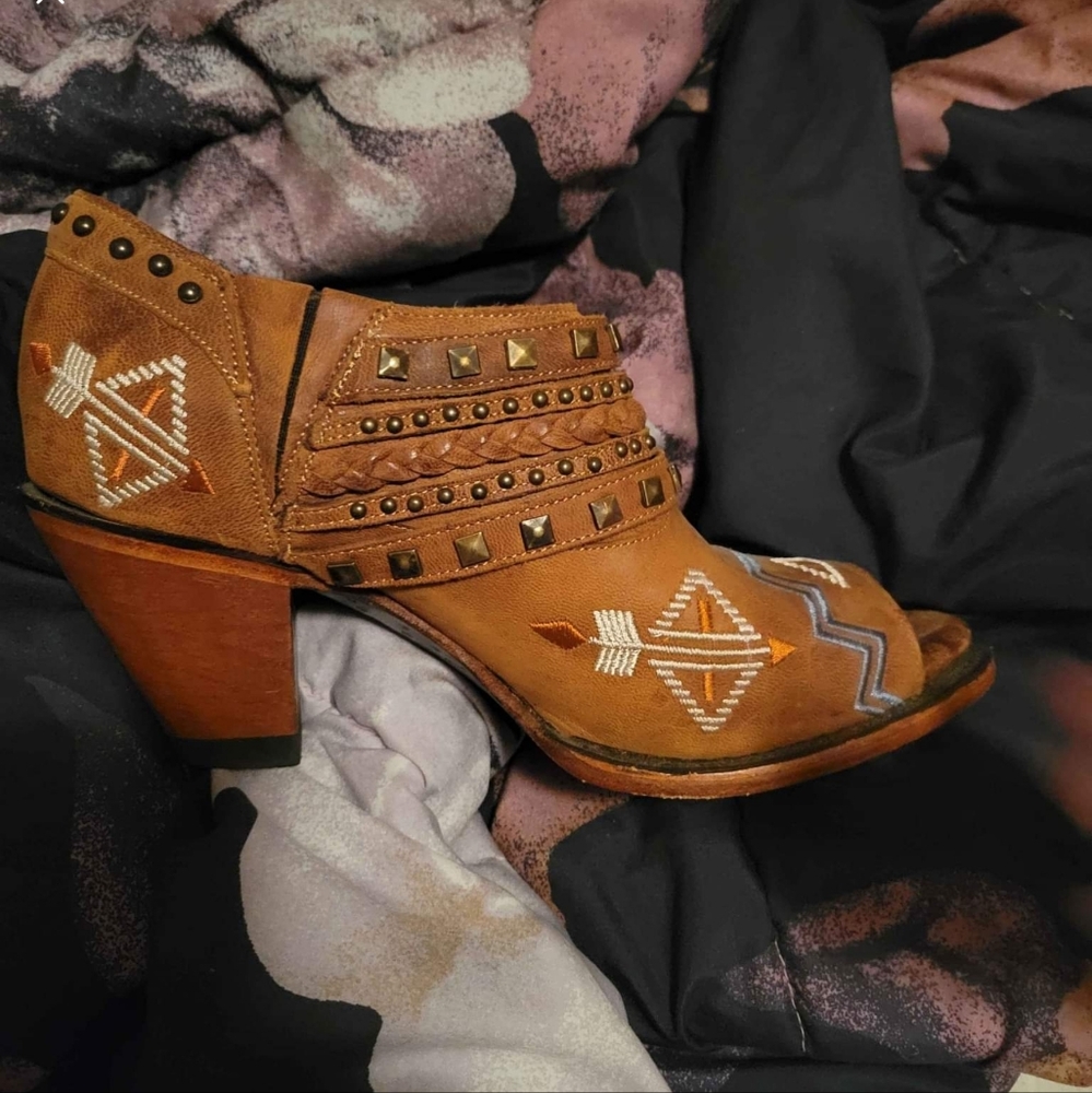 Open toe Lane booties
